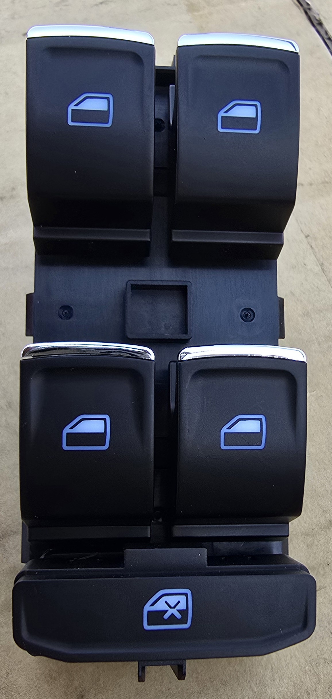 New stock arrivals golf 7 right window switch - Private Seller