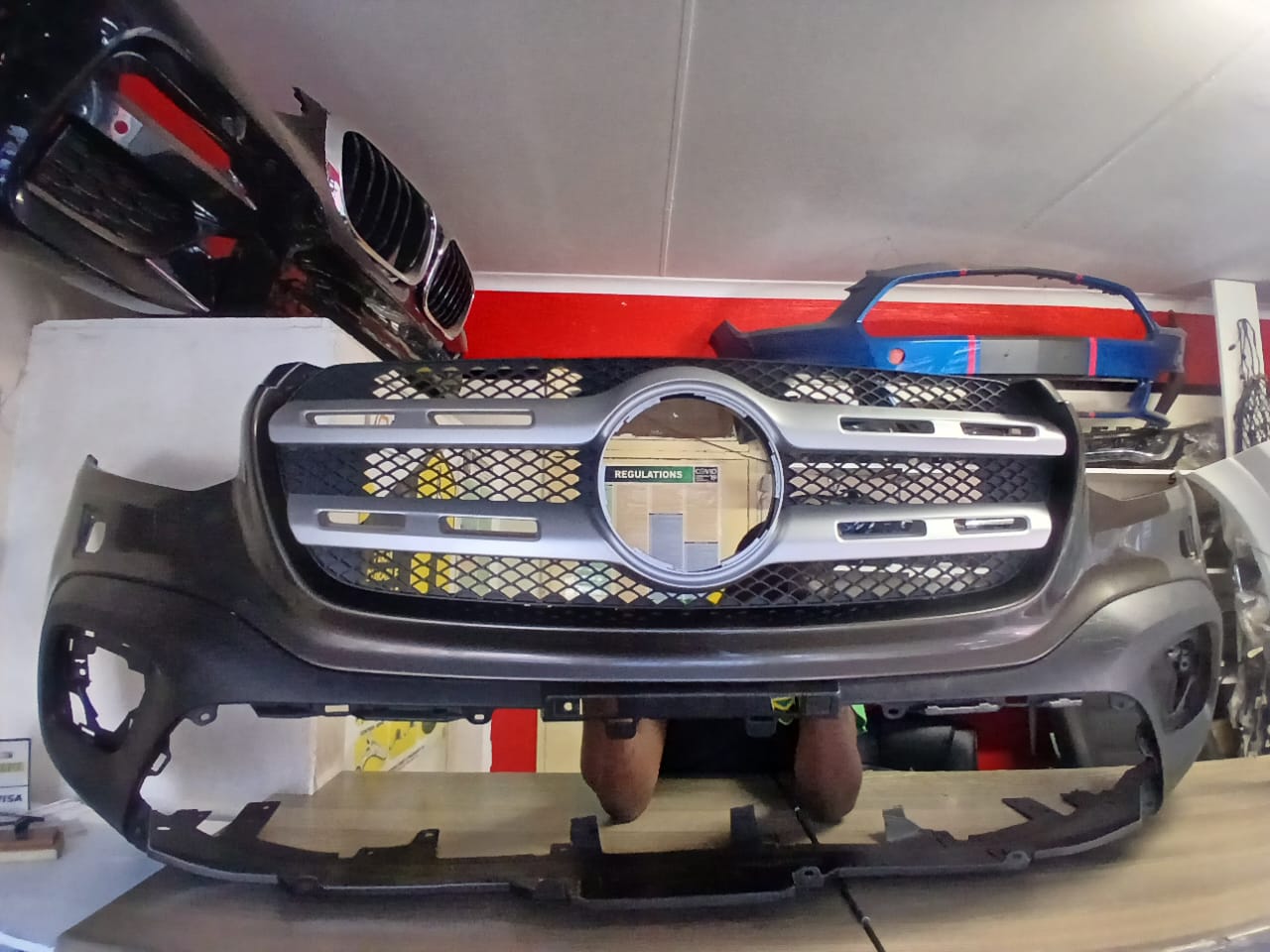 2021 MERCEDES-BENZ W470 X-CLASS BAKKIE FRONT BUMPER WITH MAIN GRILL - Private Seller 2021 MERCEDES-BENZ W470 X-CLASS BAKKIE FRONT BUMPER WITH MAIN GRILL - Private Seller