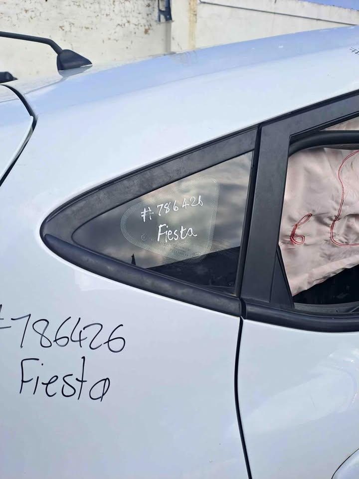 ¼ Glass Ford Fiesta 1.0L 2020 - Private Seller ¼ Glass Ford Fiesta 1.0L 2020 - Private Seller