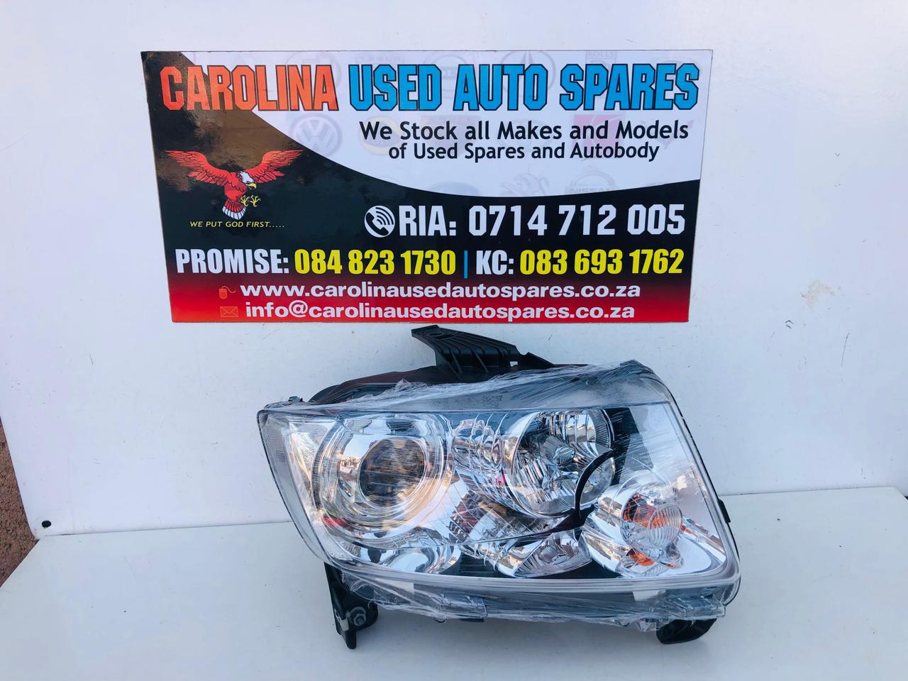 Jeep grand Cherokee right side headlight(halogen) - Private Seller Jeep grand Cherokee right side headlight(halogen) - Private Seller