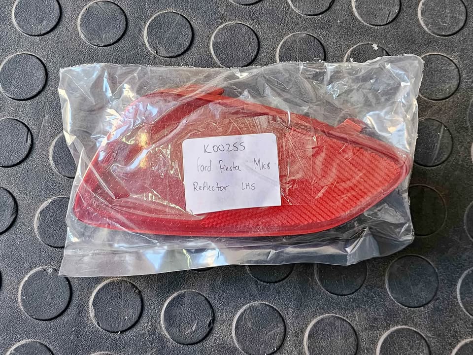FORD FIESTA REFLECTOR - LHS - Private Seller FORD FIESTA REFLECTOR - LHS - Private Seller