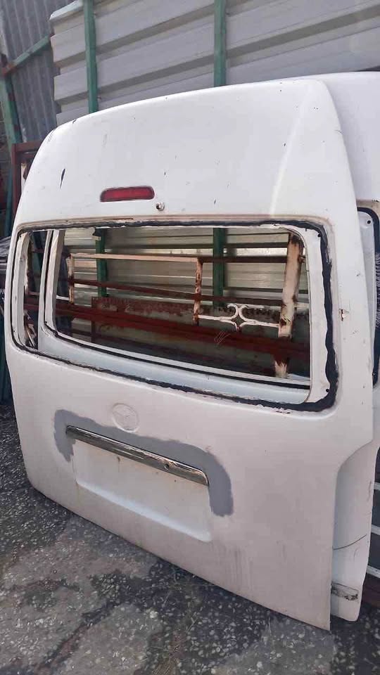 Toyota quantum tailgate - Private Seller Toyota quantum tailgate - Private Seller