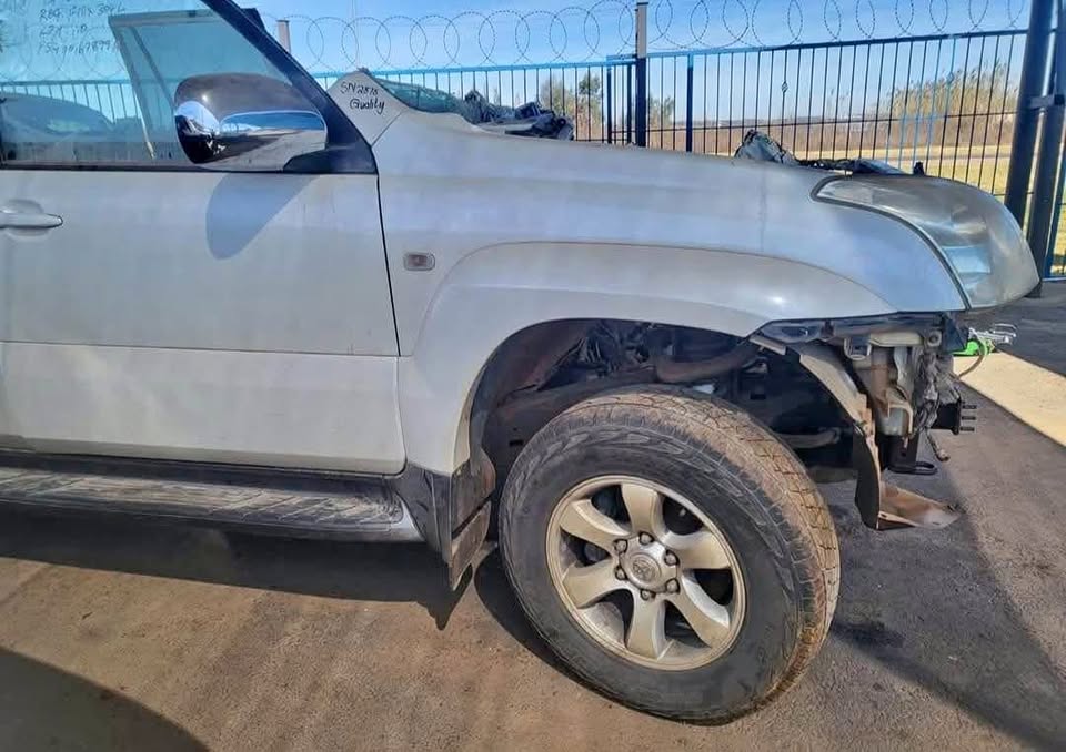 Toyota prado 120 4.0 v6 STRIPPING FOR SPARES  Call or whatsapp