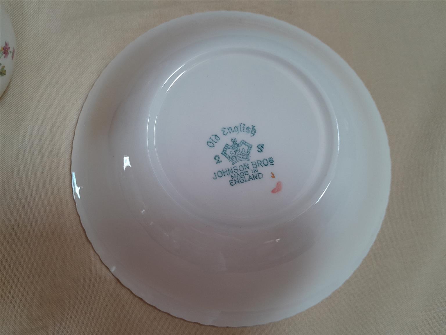 Crockery and cutlery