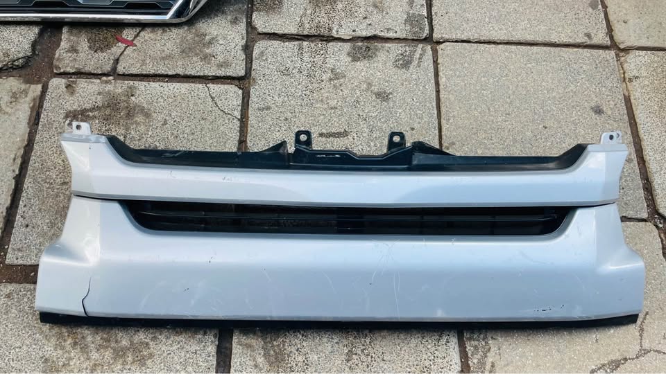Toyota Quantum Grey Grill - Private Seller Toyota Quantum Grey Grill - Private Seller