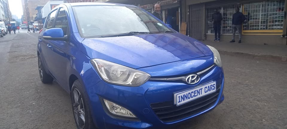 2013 HYUNDAI i20 1.4 PETROL HATCHBACK, MANUAL, BLUE COLOUR, MILEAGE