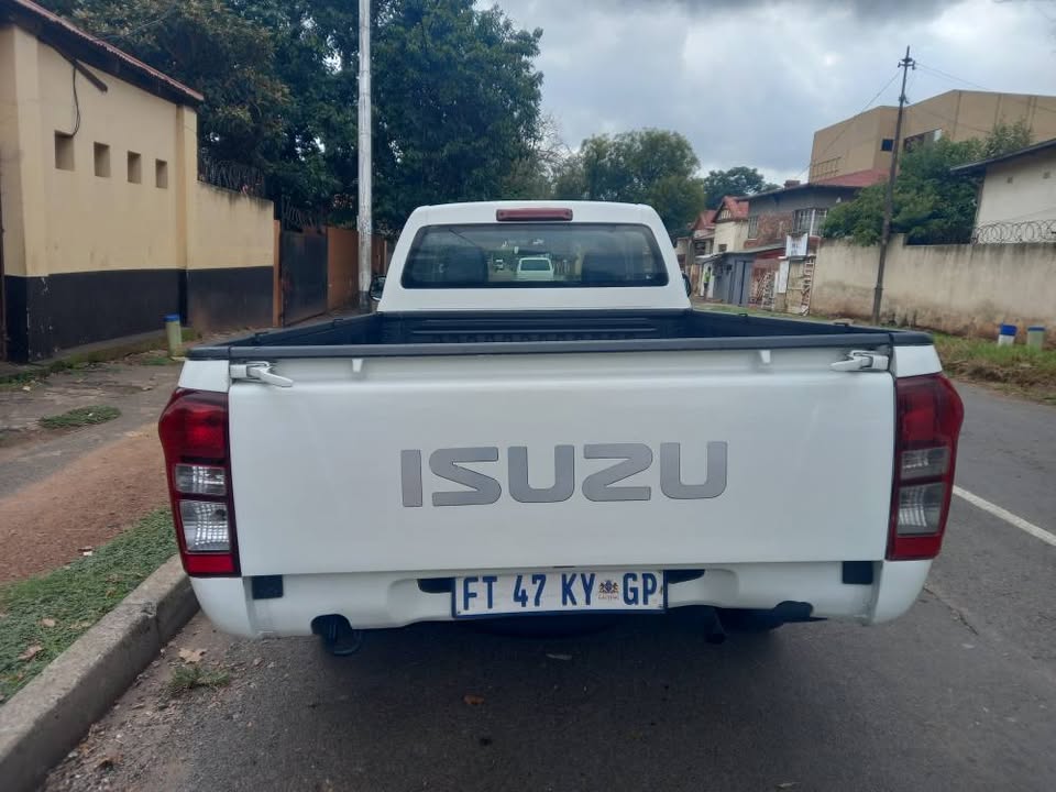 2018 Isuzu KB250 Sigle Cab 2.5 DIESEL,  Manual, White