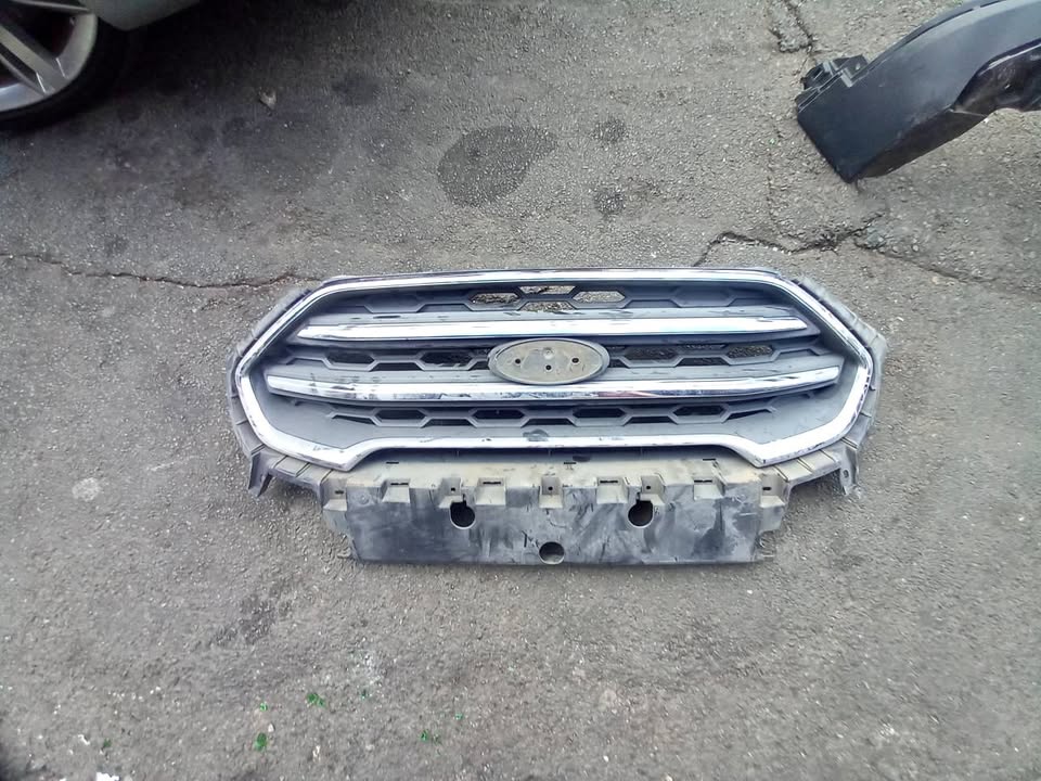 2018 - 2021 Ford Ecosport Front Bumper Grille R10 - Private Seller 2018 - 2021 Ford Ecosport Front Bumper Grille R10 - Private Seller