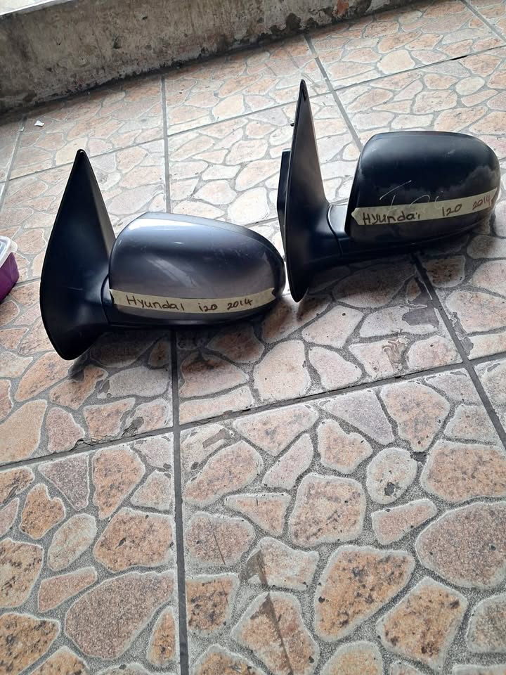 Hyundai i20 2014 Side Mirror  Used Auto Body Spare Parts at Sema Spare Center. - Private Seller