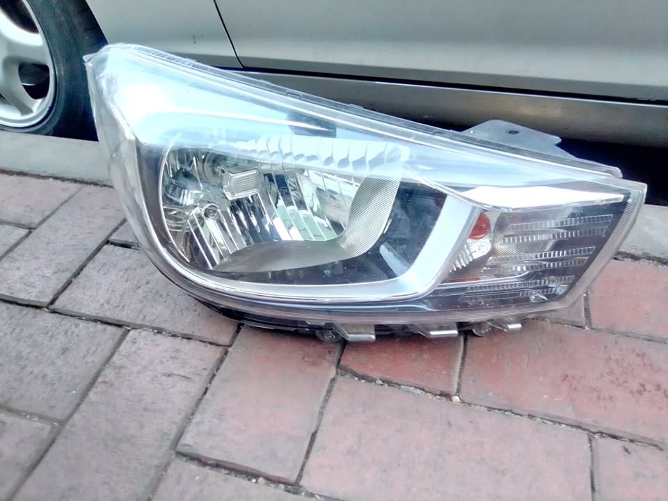 Kia Pages Headlight Right Side for sale - Private Seller Kia Pages Headlight Right Side for sale - Private Seller
