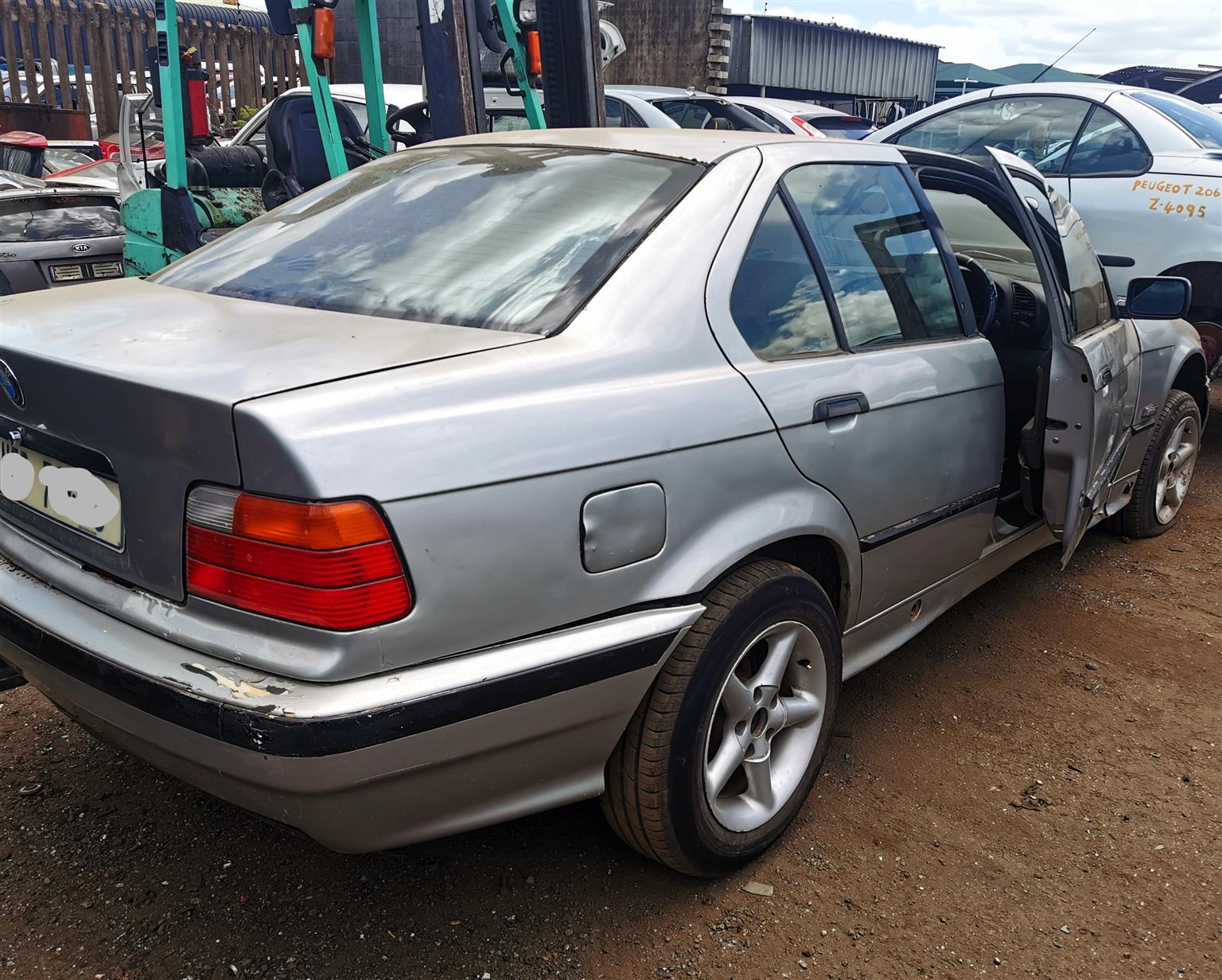 1998 BMW 325i E36 - Stripping for Spares