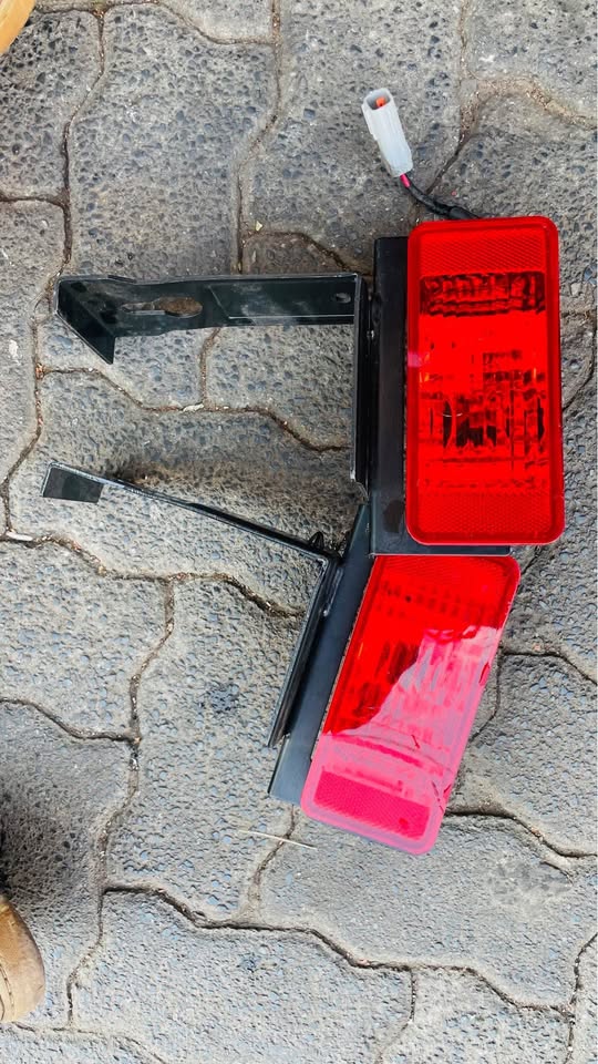 GWM STEED 6 back bumper reflectors - Private Seller