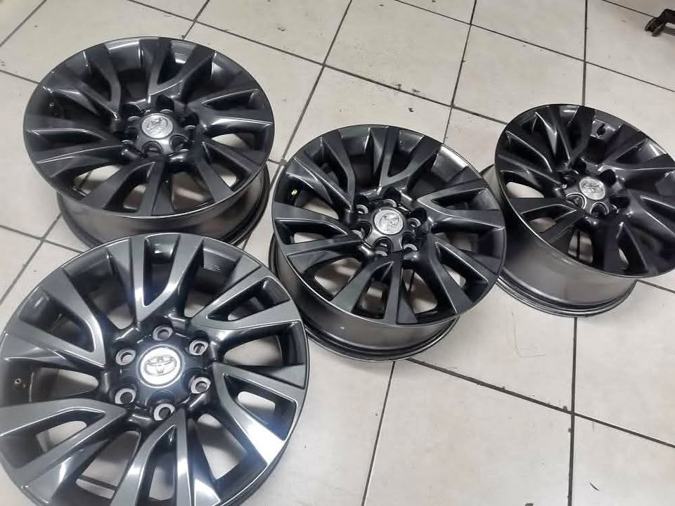 18inch mag rims for Toyota hilux GD6 futuner is avaliable - Private Seller