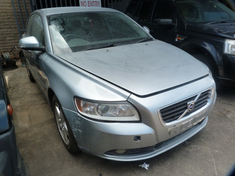 Volvo S40 Powershift 2.0 AT - 2010 SPARESBOYZ STRIPPING FOR SPARES - Private Seller