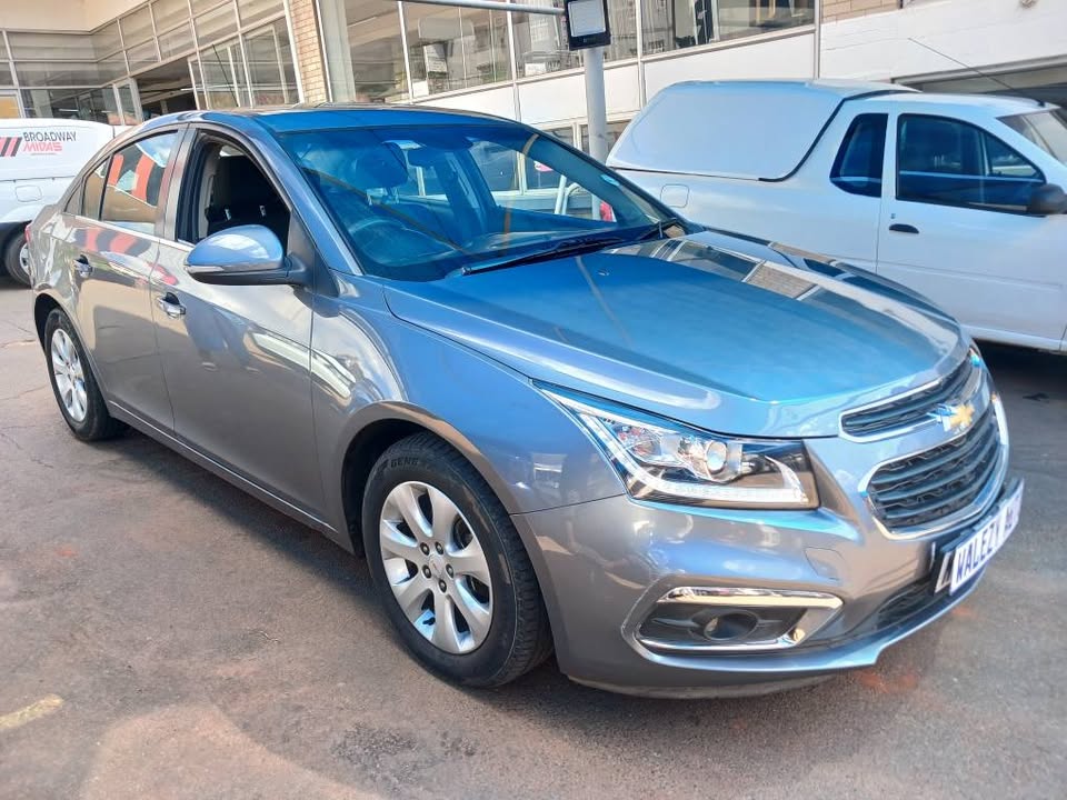 2017 CHEVROLET CRUZE 1.6 SEDAN  Transmission: Manual  Mileage: 97000km  Fueltype: Petrol  Grey