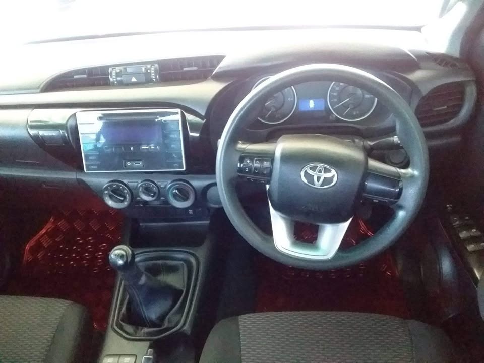 2017 Toyota Hilux GD6 double cab manual 2017