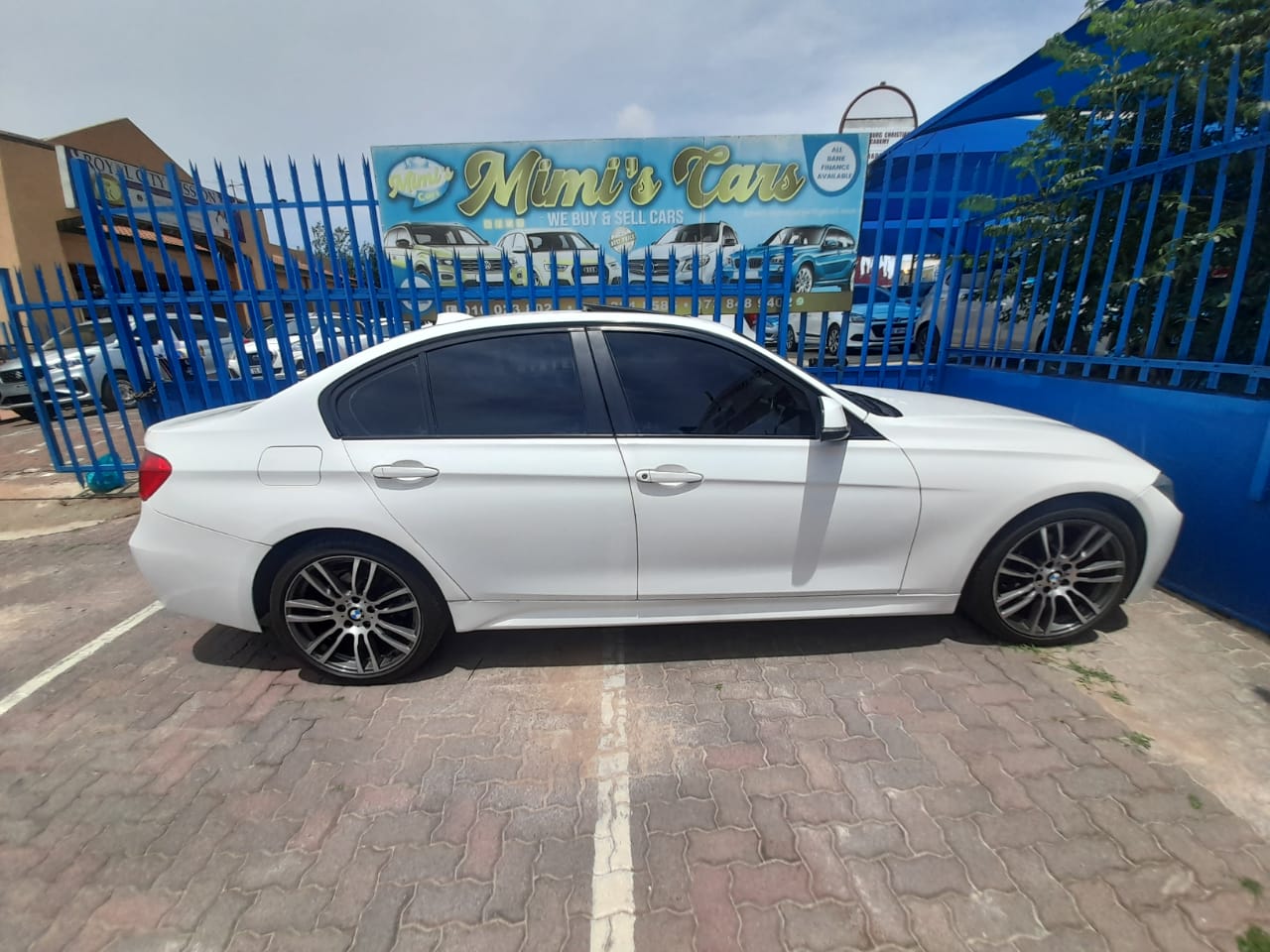 2015 BMW 320i M sport AUTO
