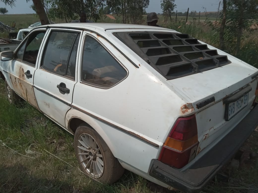 Old vw passat 1982 spares - Private Seller