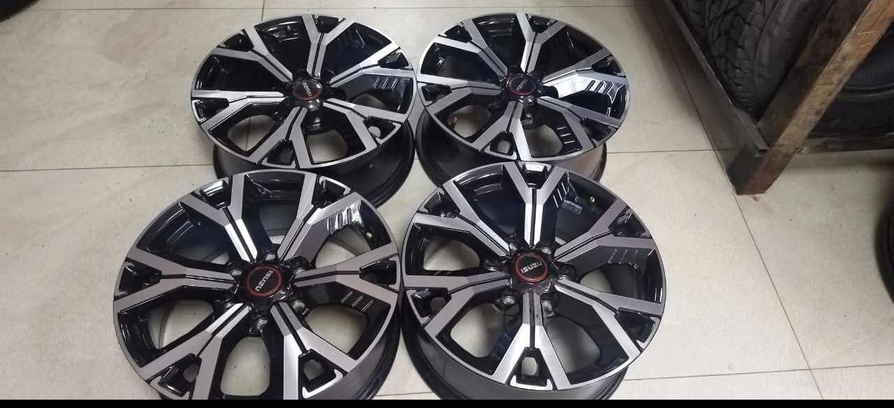 18inch ISUZU V-Cross/X-Rider original mags for newer models set for - Private Seller 18inch ISUZU V-Cross/X-Rider original mags for newer models set for - Private Seller