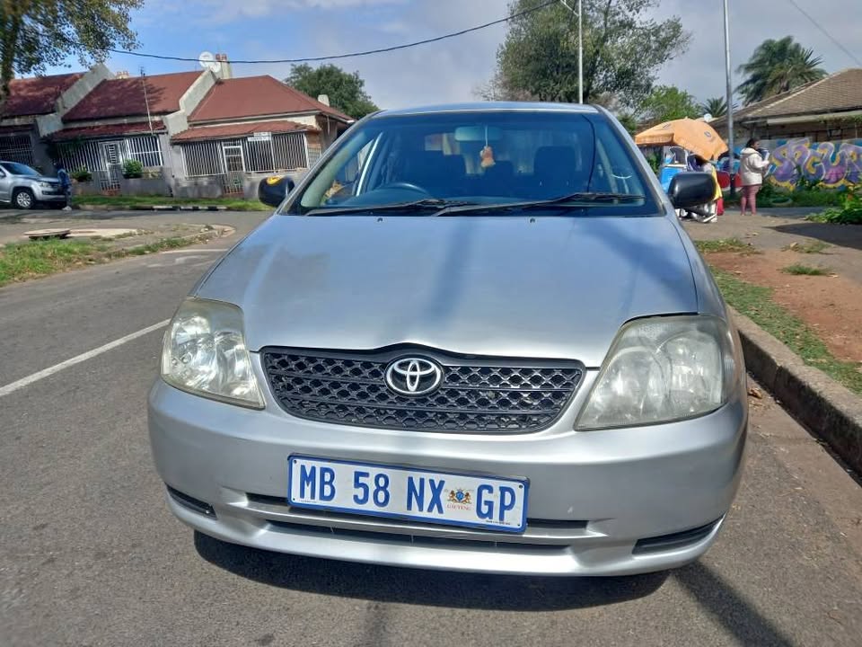2004 Toyota corolla 1.4i Petrol, Silver, Manual, Leather seat, Spere key, 85000kms