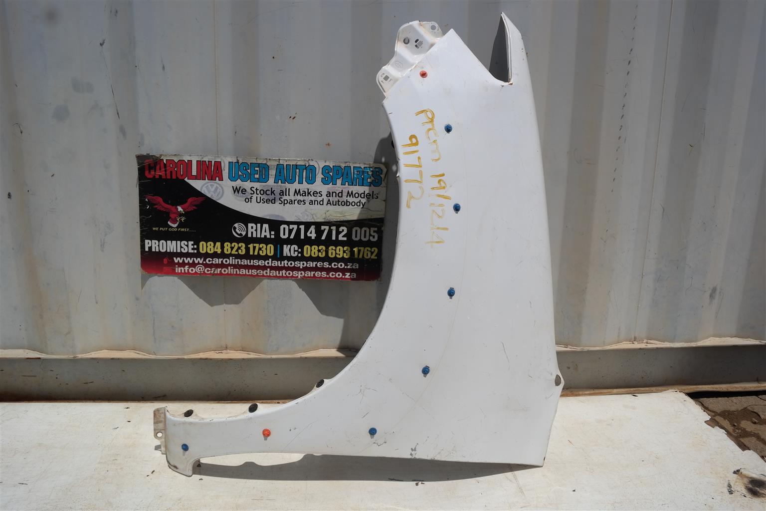 Toyota Hilux D4d left side fender taking wheel arch - Private Seller Toyota Hilux D4d left side fender taking wheel arch - Private Seller