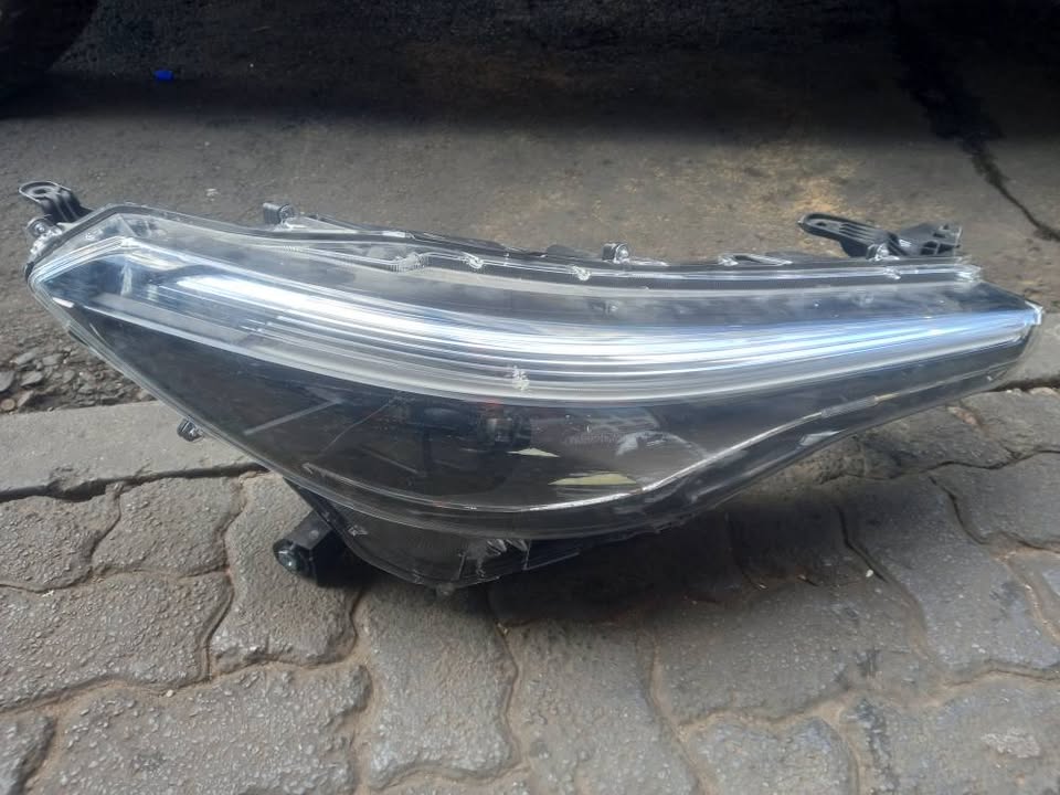 2021 - 2025 Toyota Corolla Cross Headlight Left Hand Side - Private Seller 2021 - 2025 Toyota Corolla Cross Headlight Left Hand Side - Private Seller