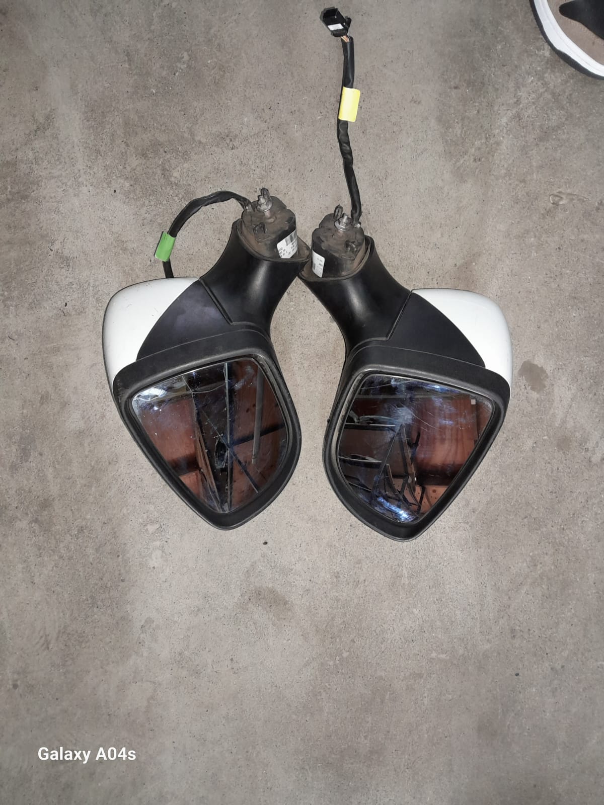 RENAULT CLIO 4 900T MODEL BOTH SIDE MIRRORS FOR SALE - Private Seller RENAULT CLIO 4 900T MODEL BOTH SIDE MIRRORS FOR SALE - Private Seller