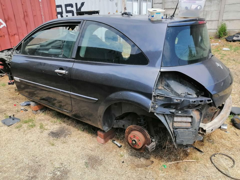 Renault Megane 2 Sport Stripping for Parts