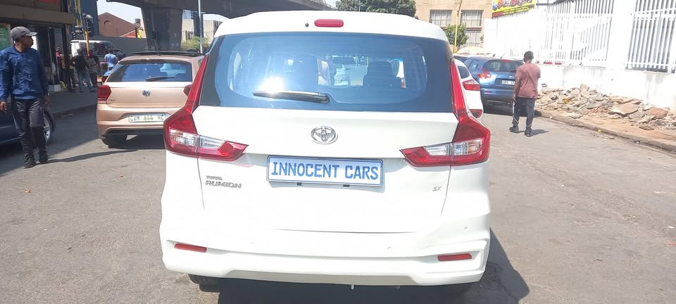 2021 TOYOTA RUMION 1.5 MANUAL.. PETROL.. WHITE COLOUR.. WITH 32000KM