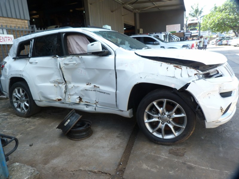 Jeep Grand Cherokee 3.6 LTD AT White - 2015 SPARESBOYZ STRIPPING FOR SPARES - Private Seller