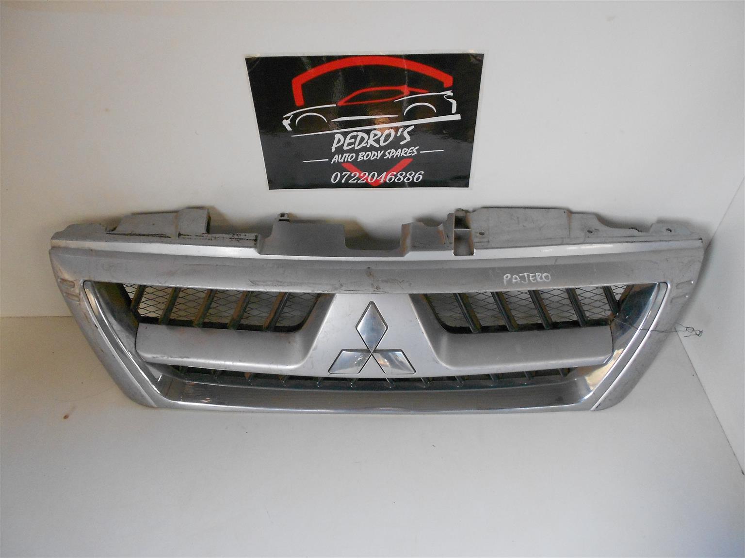Mitsubishi Pajero 2003 main grill - Private Seller Mitsubishi Pajero 2003 main grill - Private Seller