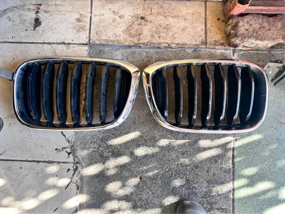 2018 2019 2020 BMW X3 X4 Passenger left and right Side Upper Grill - Private Seller 2018 2019 2020 BMW X3 X4 Passenger left and right Side Upper Grill - Private Seller