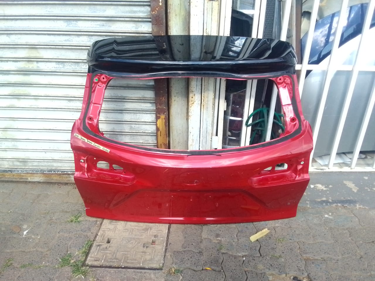 (2021-2023) TOYOTA COROLA CROSS REAR TAILGATE FOR SALE - Private Seller (2021-2023) TOYOTA COROLA CROSS REAR TAILGATE FOR SALE - Private Seller