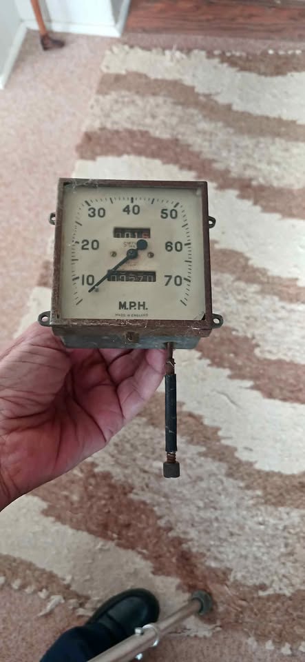 Austin, very old, Smiths clock