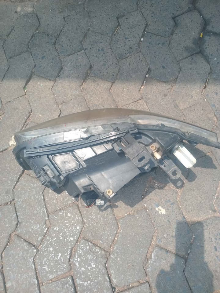 Bmw E87 pre face Right-side headlight - Private Seller