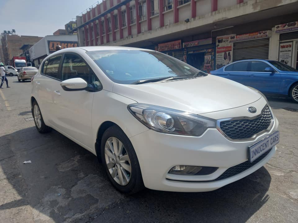 2014 KIA CERATO 1.6 PETROL, MANUAL TRANSMISSION, WHITE COLOUR, MILEAGE