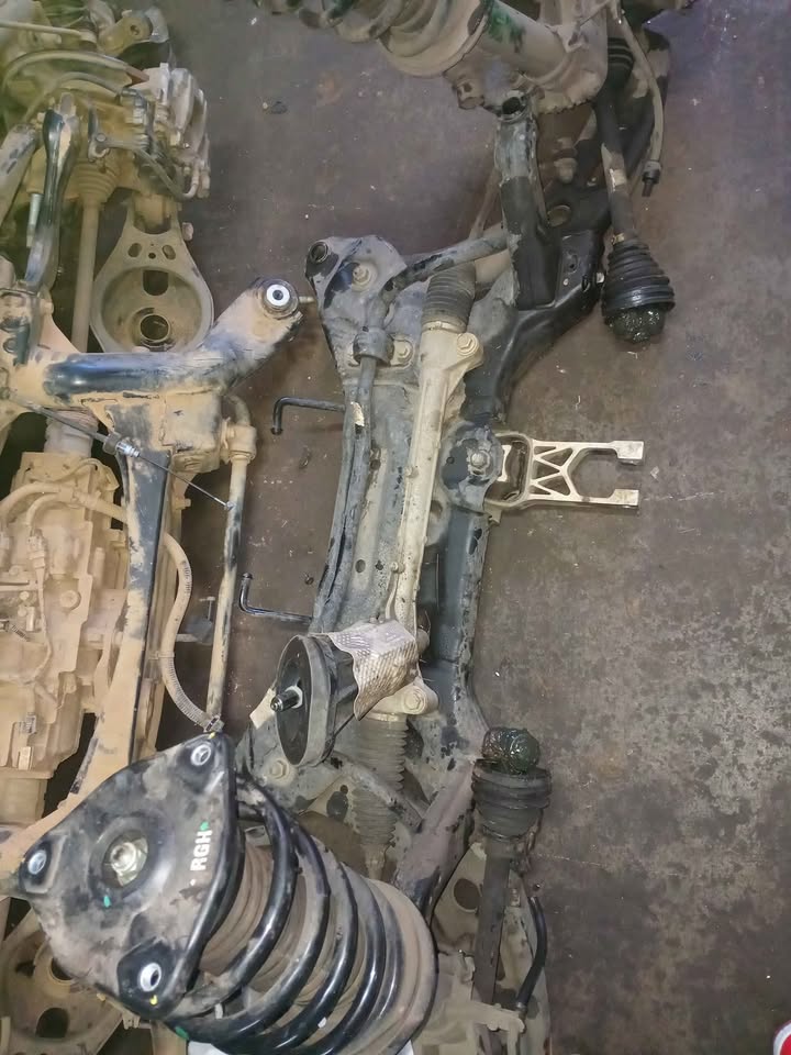 Haval jollion complete front suspension new shape - Private Seller Haval jollion complete front suspension new shape - Private Seller