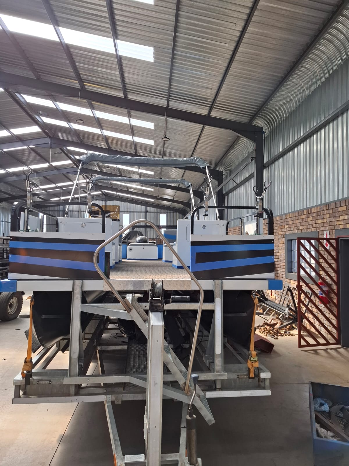 20FEET NEWLY REBUILDT FISHING/LEISURE PONTOON BOAT FOR SALE