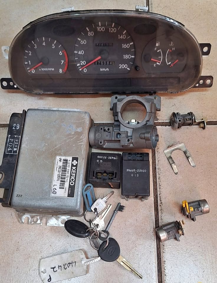 Hyundai Accent 1.6 Complete Lockset - Private Seller Hyundai Accent 1.6 Complete Lockset - Private Seller