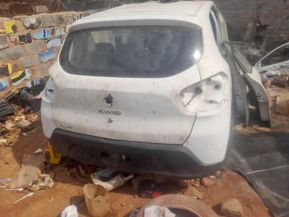 RENAULT KWID SHELL AVAILABLE - Private Seller RENAULT KWID SHELL AVAILABLE - Private Seller
