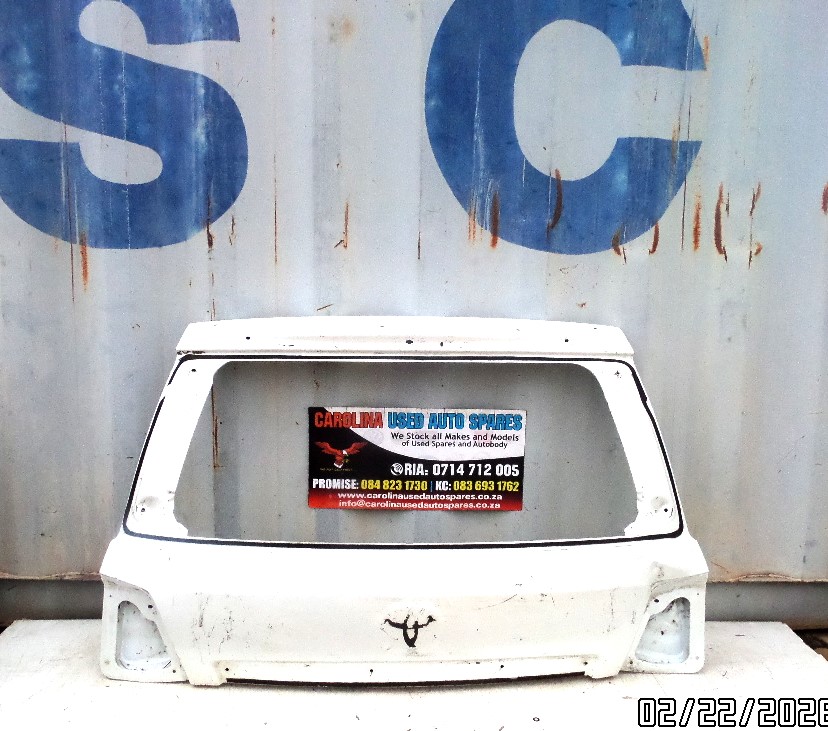 Toyota Land Cruiser LC200 upper tailgate - Private Seller Toyota Land Cruiser LC200 upper tailgate - Private Seller