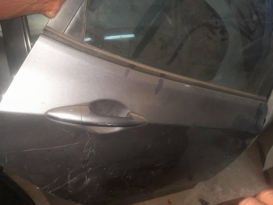 HYUNDAI ACCENT RIGHT BACK DOOR AVAILABLE - Private Seller