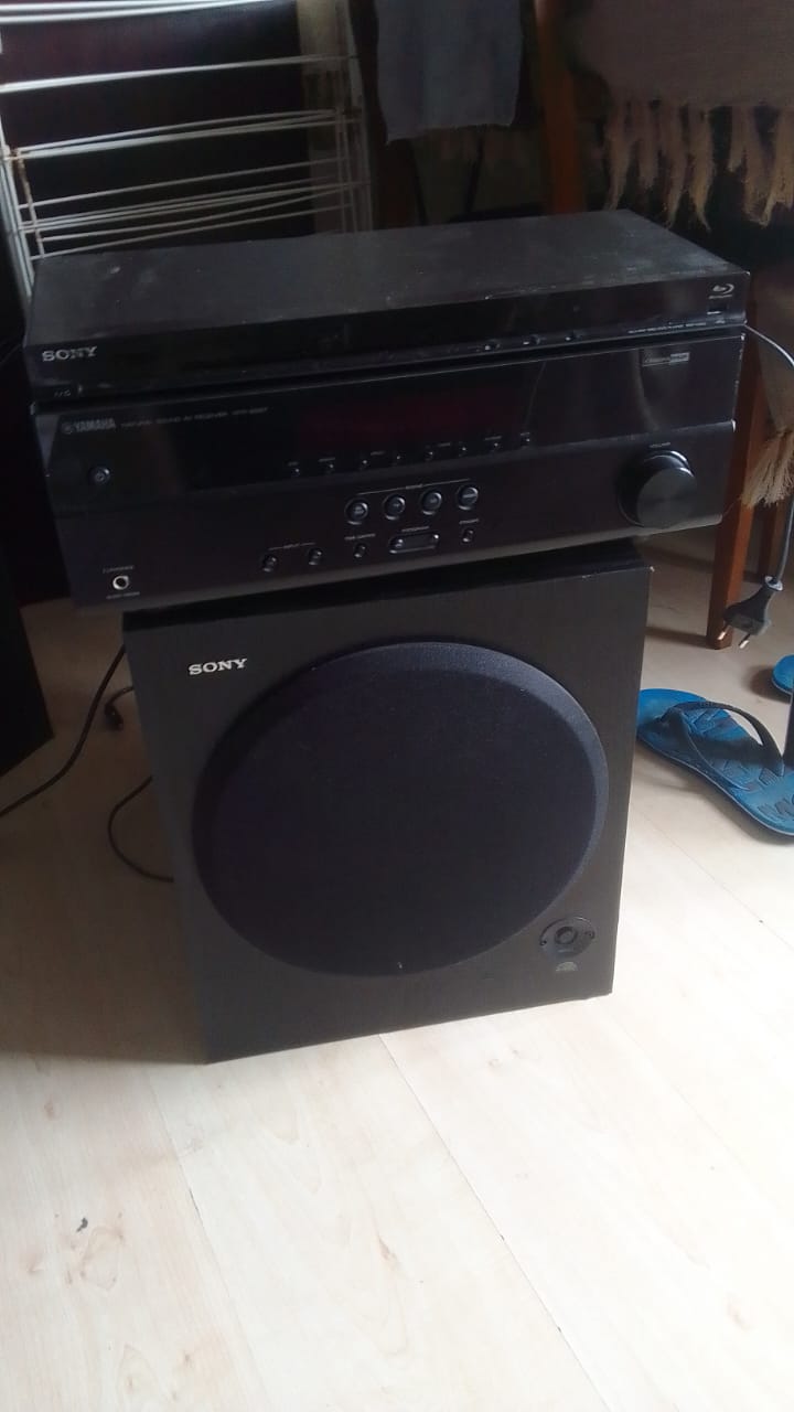 Sony speackers and yamaha reciever