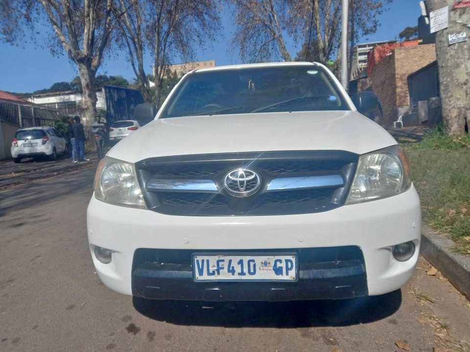 2007 Toyota Hilux Single Cab 2.0VVTI Petrol, Manual, White, Leather seats, 101000kms