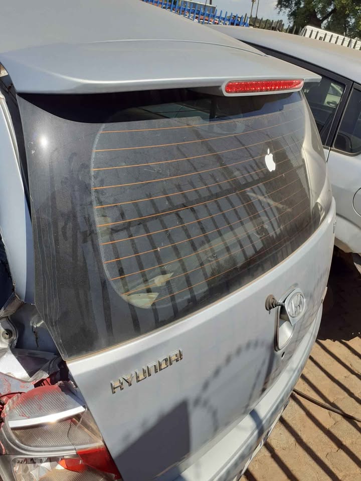 Hyundai i10 1.2 rear tailgate - Private Seller Hyundai i10 1.2 rear tailgate - Private Seller