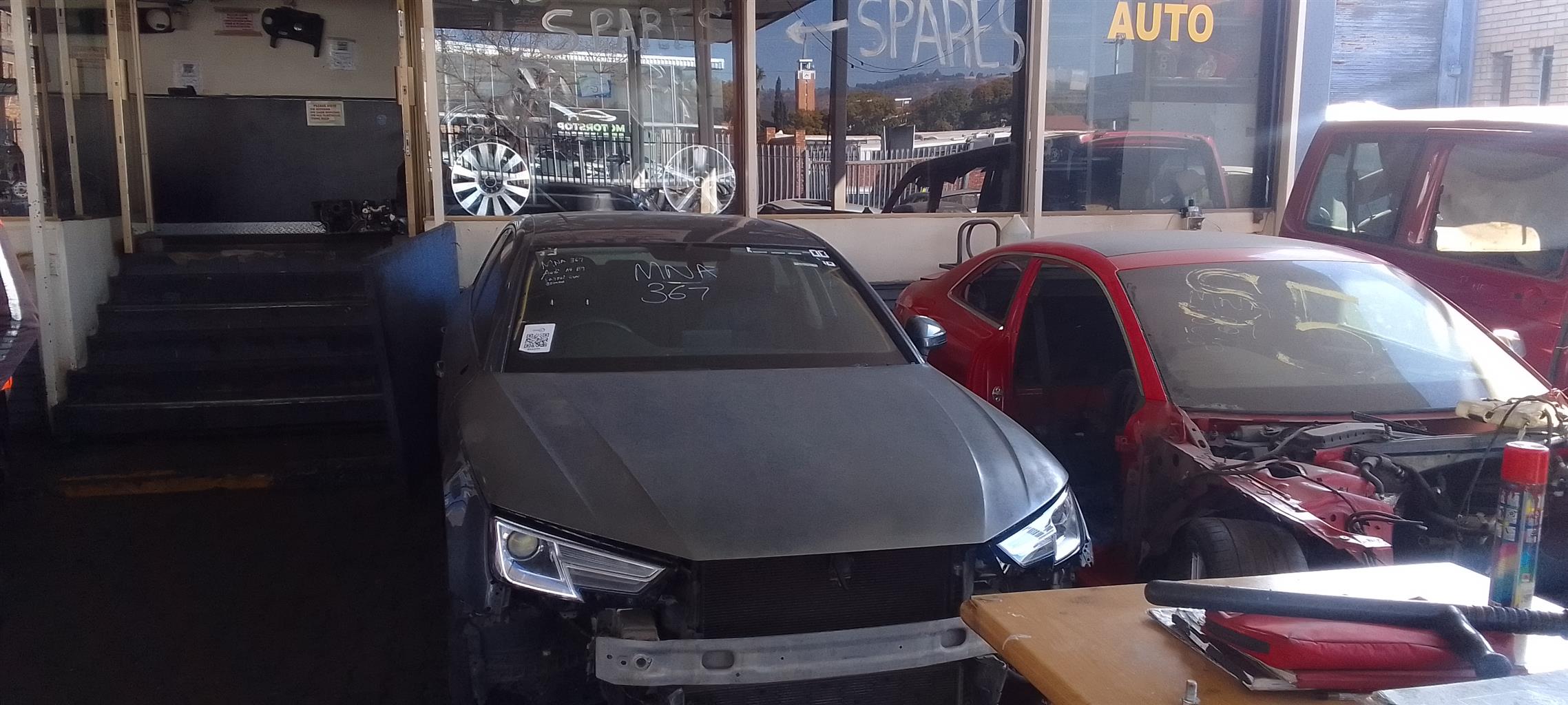 Audi A4 B9 LHS Headlight - Private Seller Audi A4 B9 LHS Headlight - Private Seller