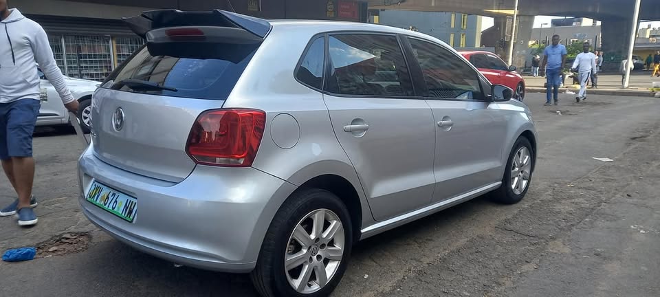 2011 VW POLO 6 1.4 COMFORTLINE PETROL, AUTOMATIC, MILEAGE