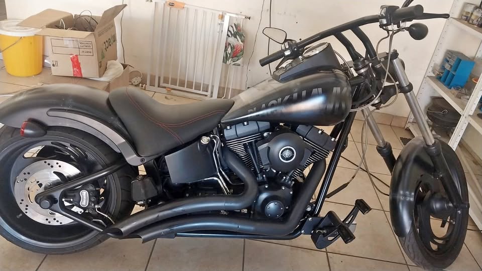 2005 Harley Davidson Softail BLACKHAWK 1700cc - Private Seller 2005 Harley Davidson Softail BLACKHAWK 1700cc - Private Seller