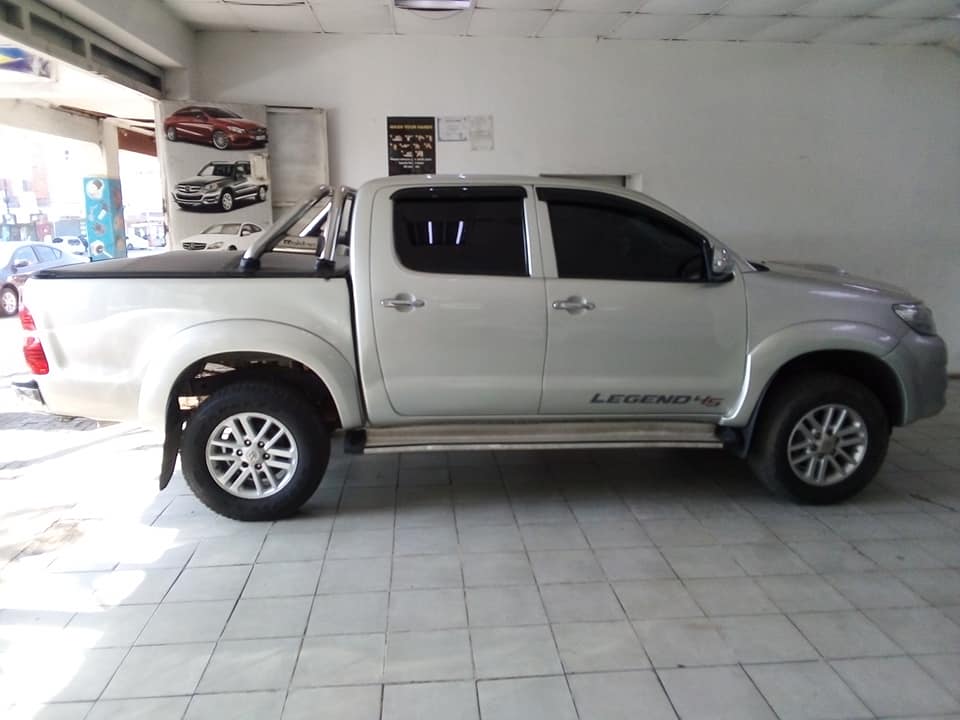 2014 TOYOTA HILUX 3.0 D4D LEGEND 45  DOUBLE CAB MANUAL 4X2 GOLD