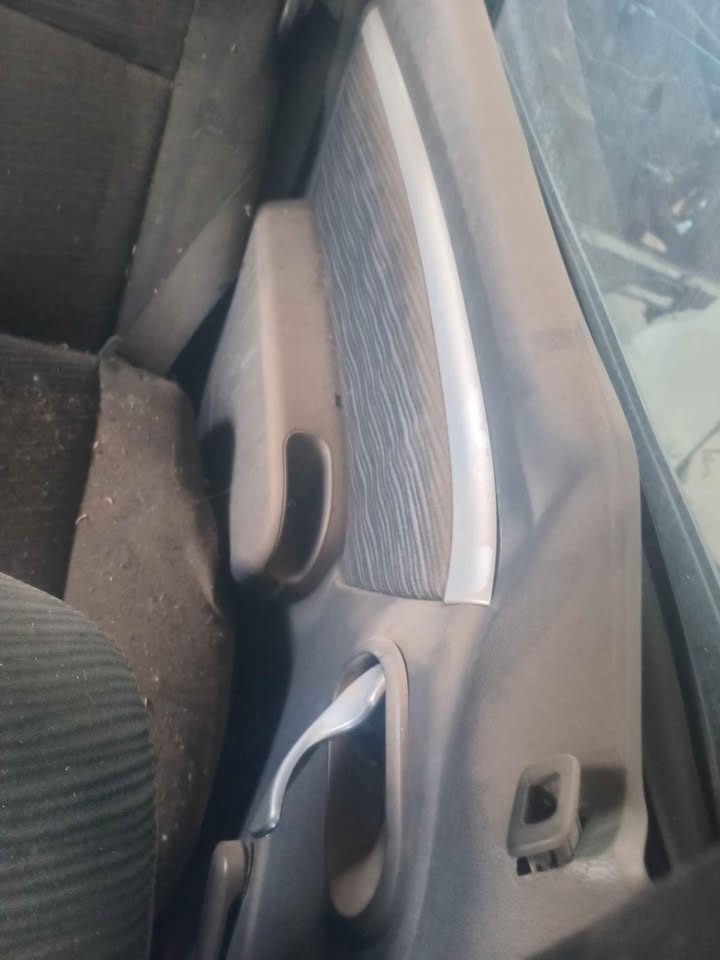 2012 Renault sandero 4 door panels for sale - Private Seller 2012 Renault sandero 4 door panels for sale - Private Seller